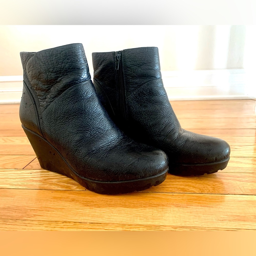 Nine West Black Leather Wedge
Heel Ankle Booties